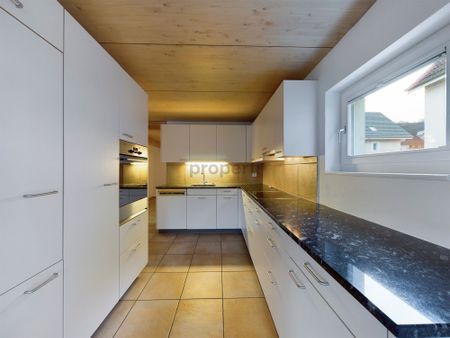 Haus-im-Haus-Gefühl mit 2 Badezimmern und Supermarkt vor der Tür - Photo 3