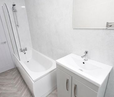2 bedroom terraced house to rent - Photo 4