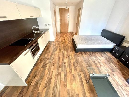 Studio to rent - Photo 1