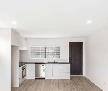 Two bedroom beauty! - Photo 3