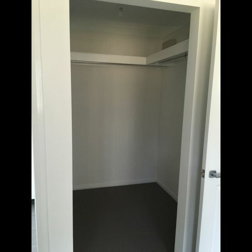 118 Jubilee Cct, Jordan Springs NSW - Photo 1