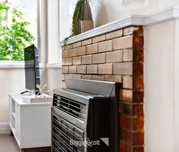 2 Bedroom Apartment in East Melbourne - Photo 4