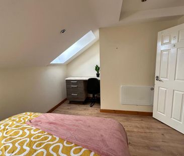 1 bedroom in a house share to rent - Photo 3