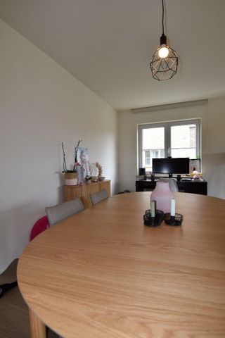 Instapklaar 2-slaapkamerappartement met zonneterras en kelderberging te huur vlakbij Provinciedomein "De Gavers" - Photo 3