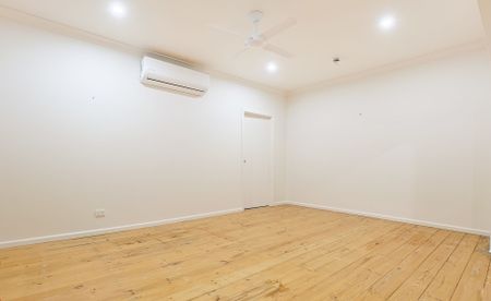 Lovely 4 Bedroom Home On The River - Photo 5