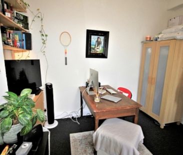 3 Bed - 142 Hyde Park Road, Woodhouse, Leeds - LS6 1AJ - Student - Photo 5