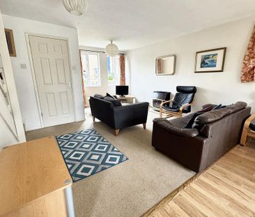 4 bedroom detached house to rent - Photo 2