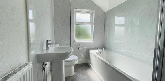 2 Bed House - Photo 2