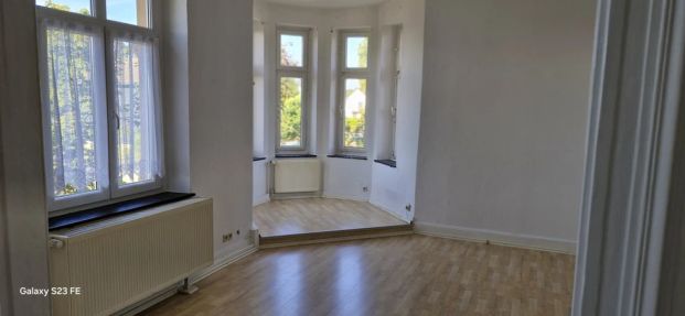 Aufgepasst: große 3 1/2 Wohnung in einer Altbauvilla mit Balkon - Photo 1