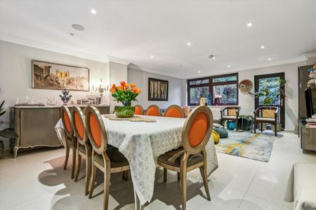 A beautifully presented four bedroom family home benefitting from off-street parking. - Photo 5