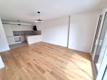 Location Appartement 3 pièces 68m² LES SABLES D OLONNE 85100 - Photo 3