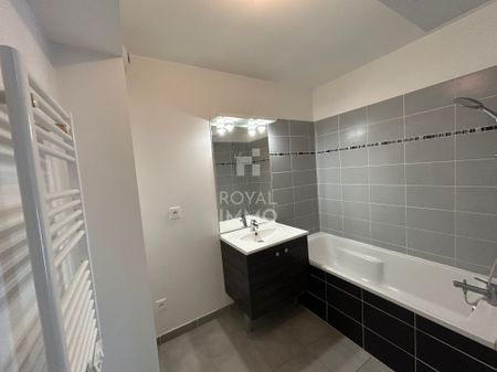 Location Appartement 3 pièces 61m² TOULON 83000 - Photo 5