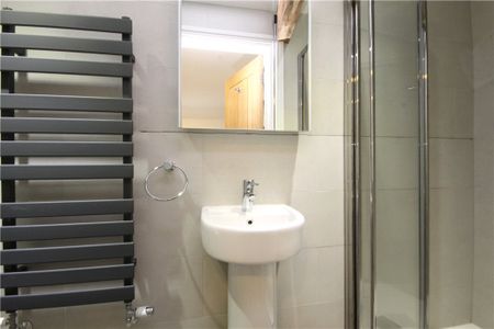 Portsmouth Road, Guildford, Surrey, GU2 4DU - Photo 4