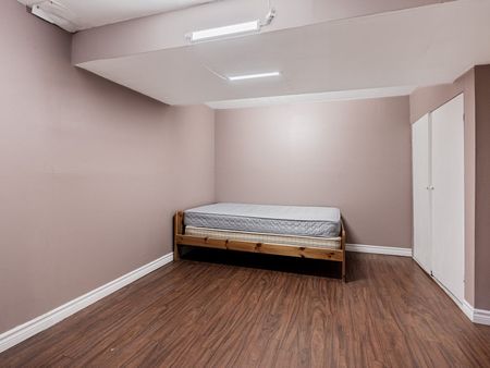 For Lease - 5733 River Grove Avenue, Mississauga, Ontario - Photo 4