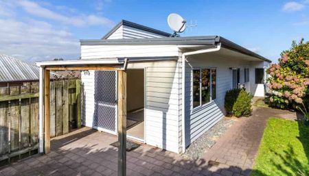 3-Bedroom 2-Bathroom Family Home in Nukuhau - Photo 5