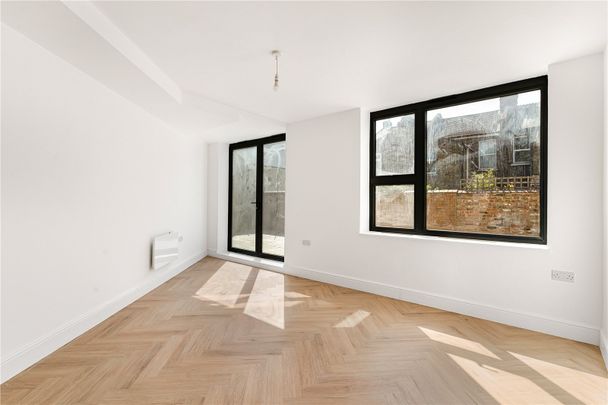 River Mews, Ealing, W7 3SN - Photo 1