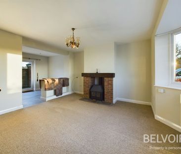 Semi-detached house to rent on - Photo 2