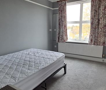 1 bed flat to rent in Bushey Grove Road, Bushey, WD23 - Photo 2