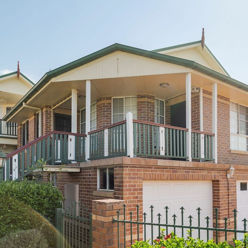 Modern comfort in a quiet, convenient location! - Photo 2