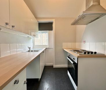 3 bedroom apartment to rent - Photo 3