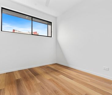 Brand New Contemporary Townhouse Living - Photo 4