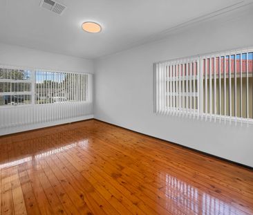 BEAUTIFUL FAMILY HOME IN PEACEFUL LOCATION - Photo 5