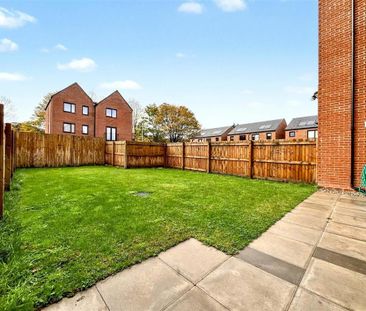 3 bedroom townhouse to rent - Photo 4