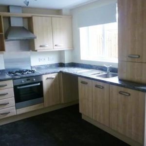 2 Bed Semi-detached house For Rent - Photo 2