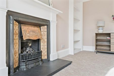 4 bedroom terraced house to rent - Photo 2