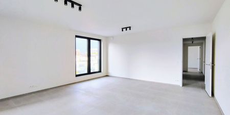 Appartement te huur in Schaarbeek voor € 2.300 met 3 slaapkamers - Foto 3