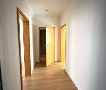Renovierte 3 Raum Wohnung in Zwickau mit Einbauküche - Photo 1