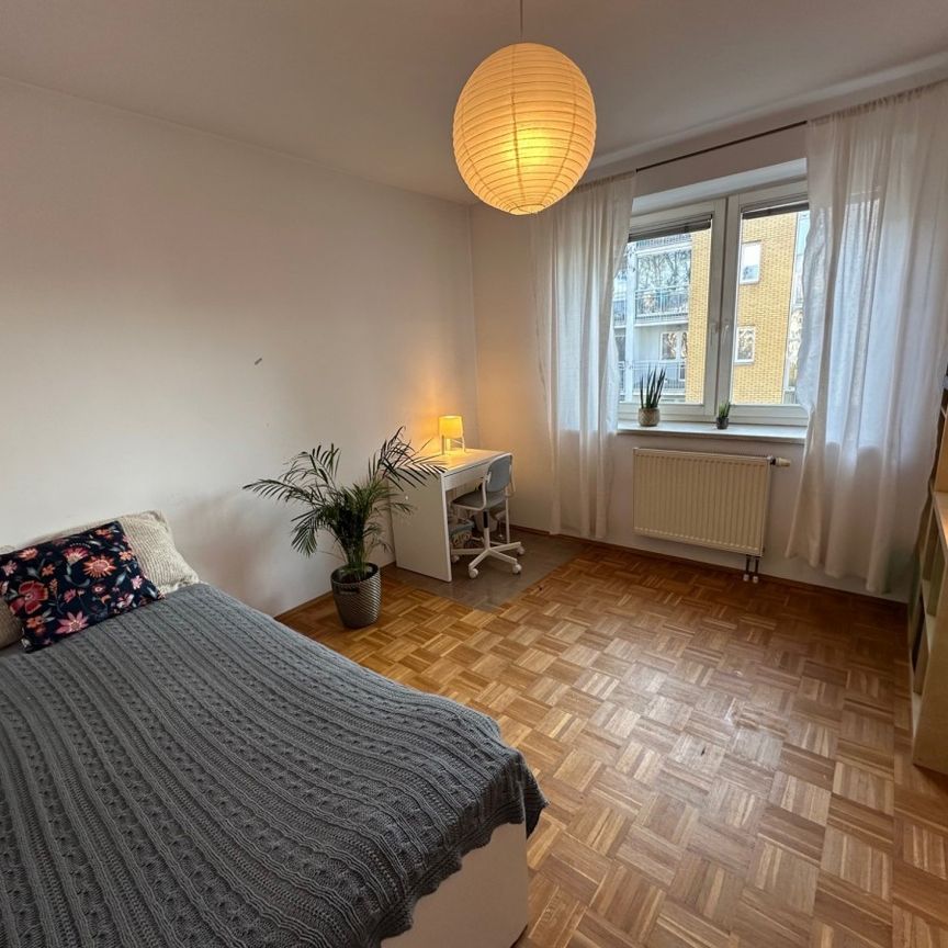 70m2/ 3 Pokoje/ 2 Łazienki/ Garaż/ Blisko Metra - Photo 1