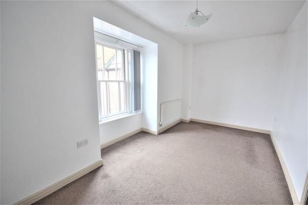 2 bedroom maisonette to rent - Photo 1