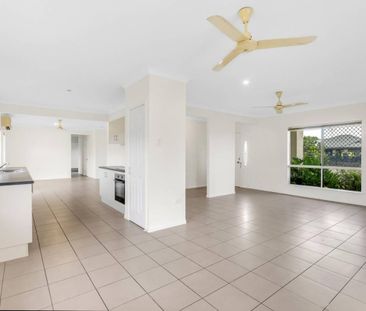 Spacious 4-Bedroom Family Home - Photo 3