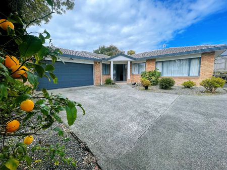 Sunny 4 bedroom family home - Photo 2