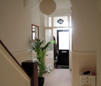 Stylish 6 bed property in prime location. Bills included. No fees. - Photo 6