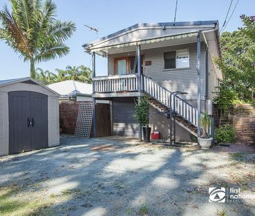 A HIDDEN GEM IN BEAUTIFUL BIRKDALE! - Photo 1