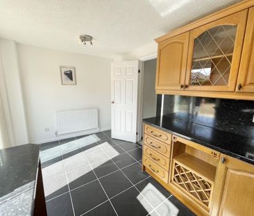 3 bedroom link detached house to rent - Photo 4