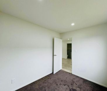 3 Bedroom + 2 Bathrooms Townhouse - Photo 2