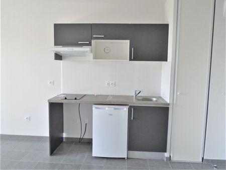 Location Appartement 1 pièce 23m² ROYAN 17200 - Photo 2