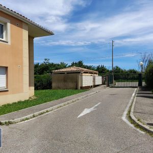 Location Appartement 3 pièces 71m² PONT ST ESPRIT 30130 - Photo 2