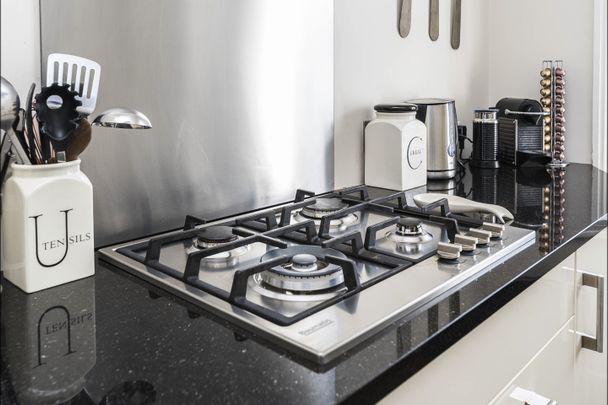 1 Bed Flat, Narbonne Avenue, SW4 - Photo 1