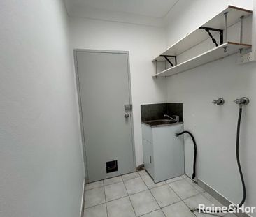 Well Presented home with Modern Bathrooms - Photo 2