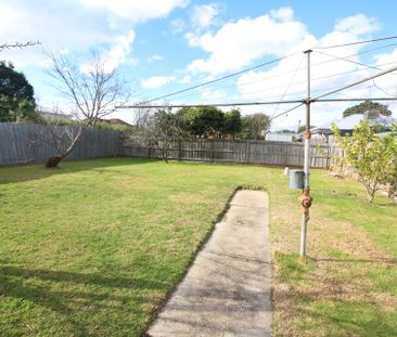 9 Rugby Street, Belmont - Photo 6