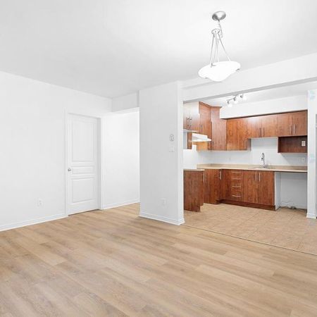 Appartement 1 CC en semi sous-sol //DISPONIBLE DÈS MAINTENANT - Photo 3