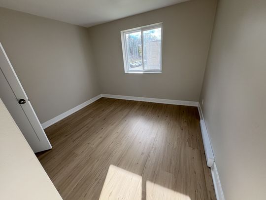 For Lease - 31 Huron Heights Drive, Newmarket, Ontario - Photo 1