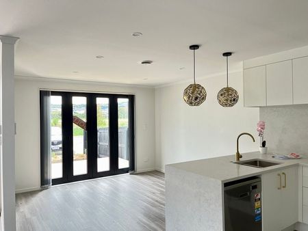Beautiful 3 Bedroom Home in Pokeno - Photo 2