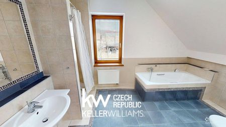 Pronájem domu 180 m² s pozemkem 320 m² - Photo 2