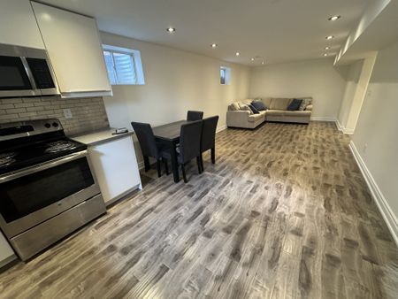 For Lease - 71 Golf Links Drive, Aurora, Ontario - Photo 4