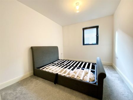1 Bedroom - Photo 3